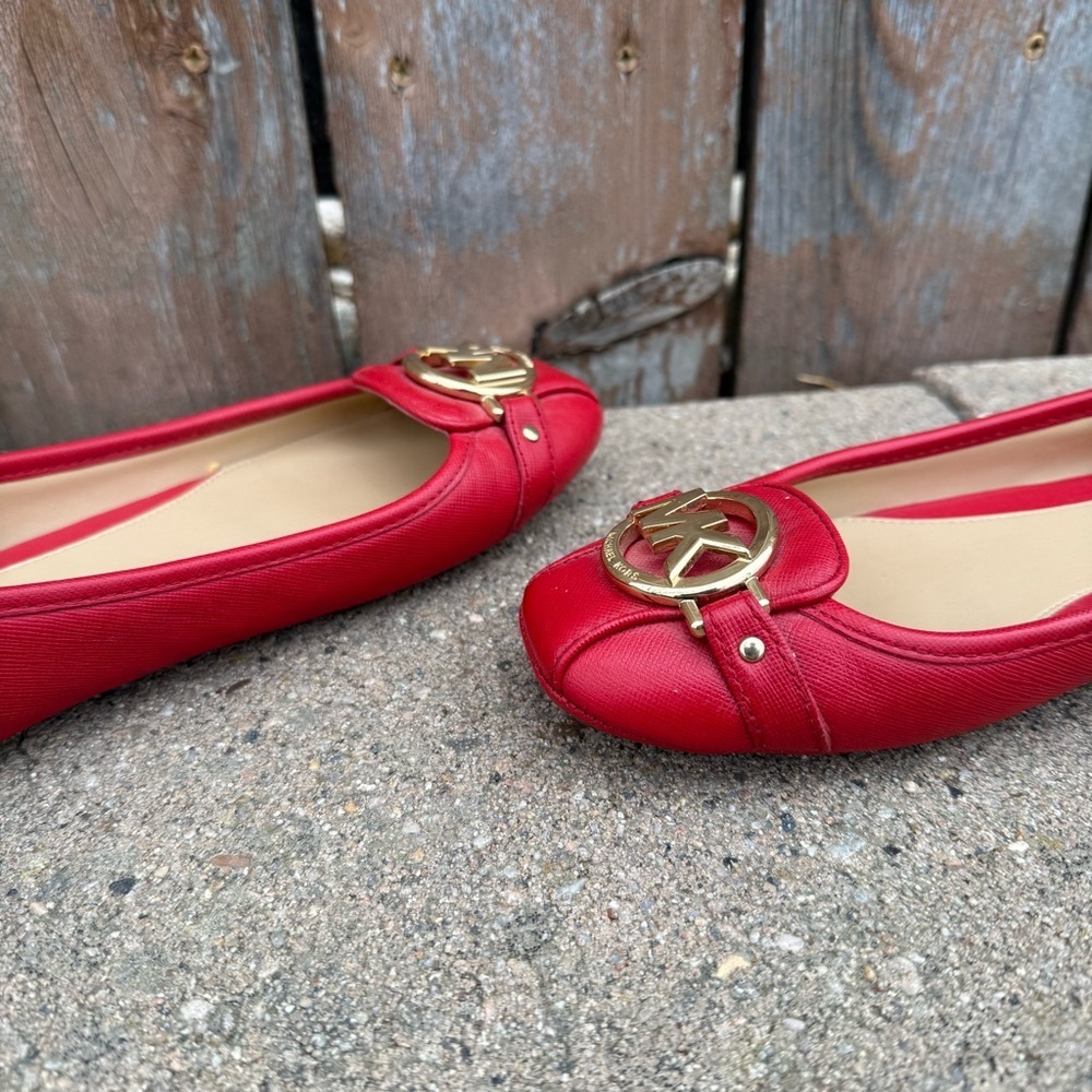 Michael Kors Women's Red Leather Flats Gold Accents Logo Shoe Size 6.5 - Picture 8 of 11